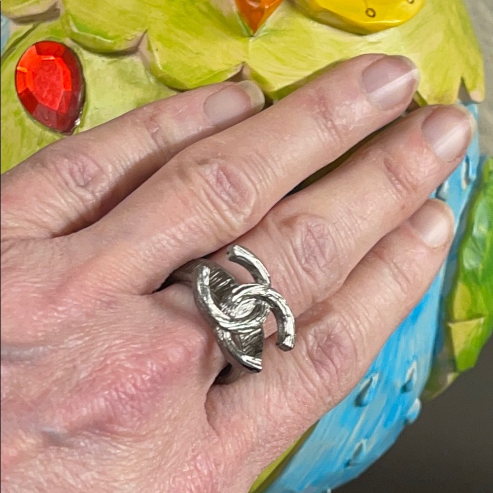 WOW POSHMARK - AUTHENTIC CHANEL PARIS SUPERMODEL RING - Picture 8 of 16